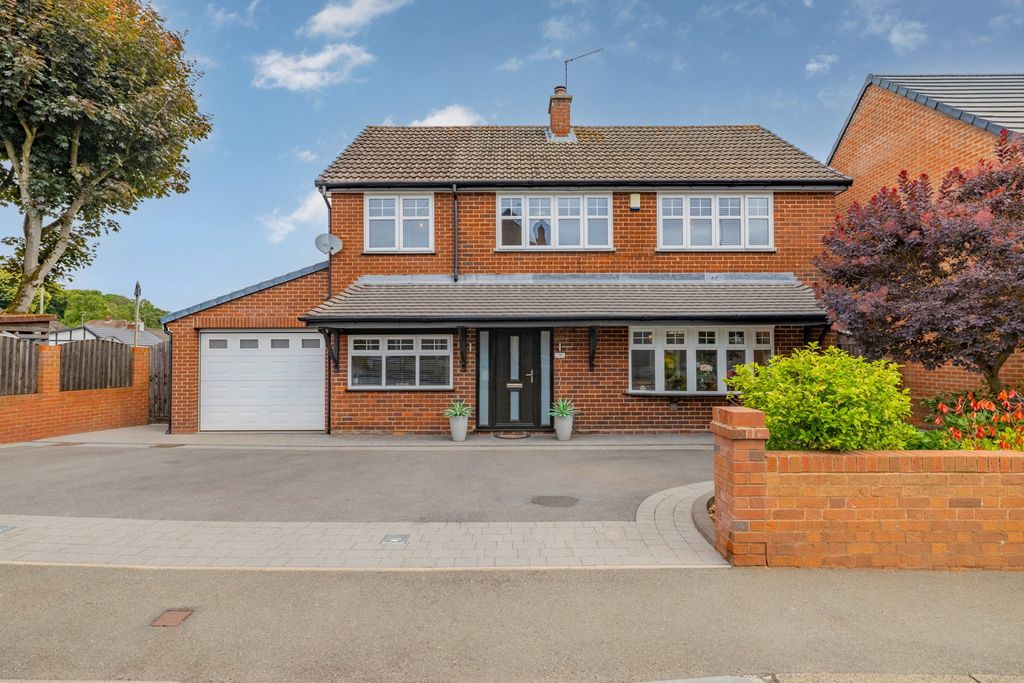 Property photo 1 of 65
