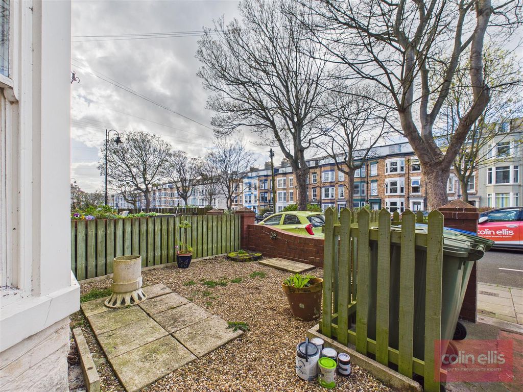 Property photo 2 of 12 Cam05075G0-Pr0325-Still011.Jpg