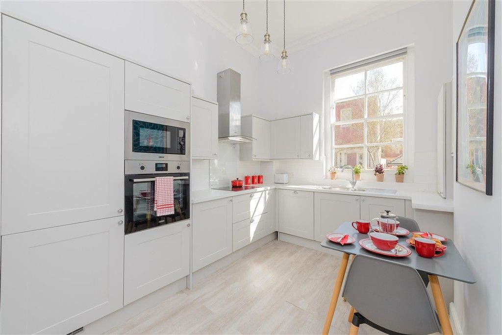 Property photo 3 of 16 Kitchen