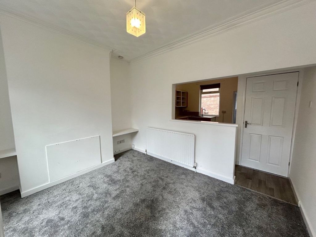 Property photo 3 of 8 Picture No. 14