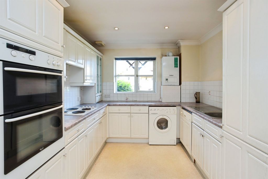 Property photo 3 of 17