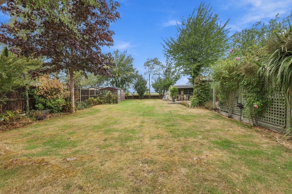 Property photo 3 of 43 Bromley Road