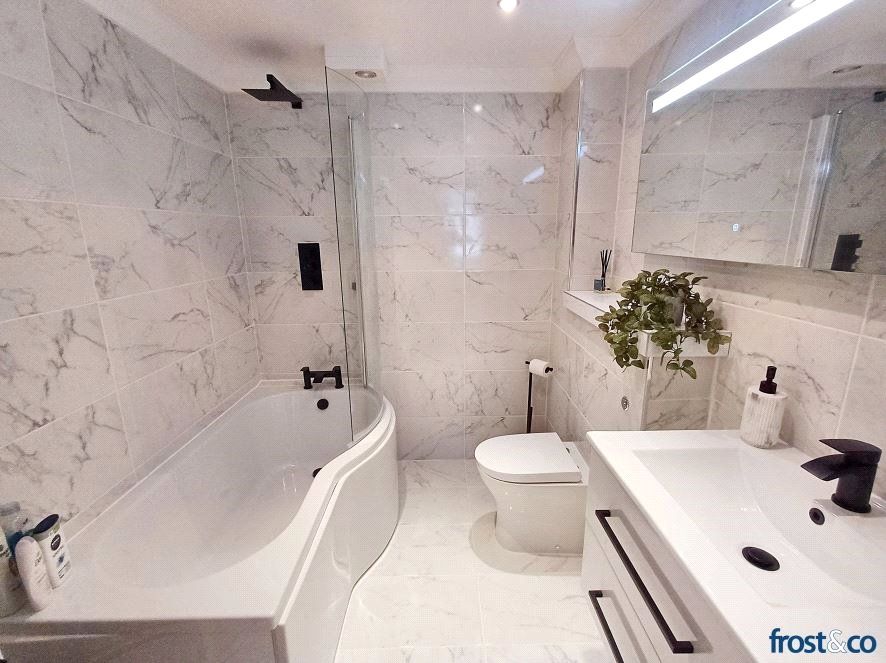 Property photo 3 of 12 Bathroom
