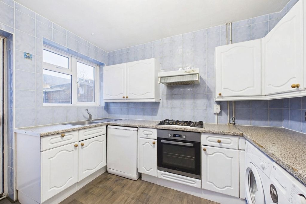 Property photo 3 of 8 Picture No. 05