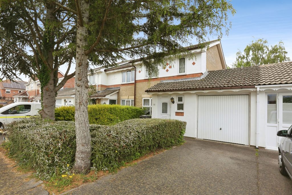 Property photo 1 of 9
