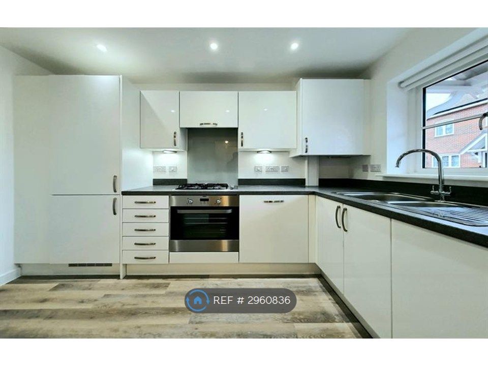 Property photo 3 of 13