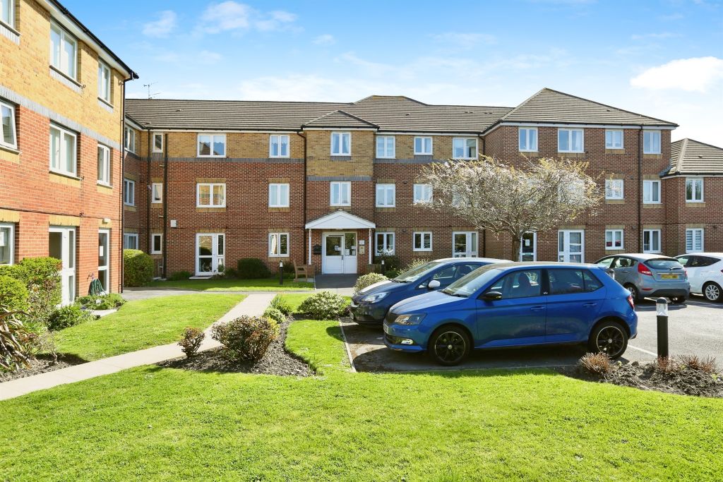 Property photo 2 of 21