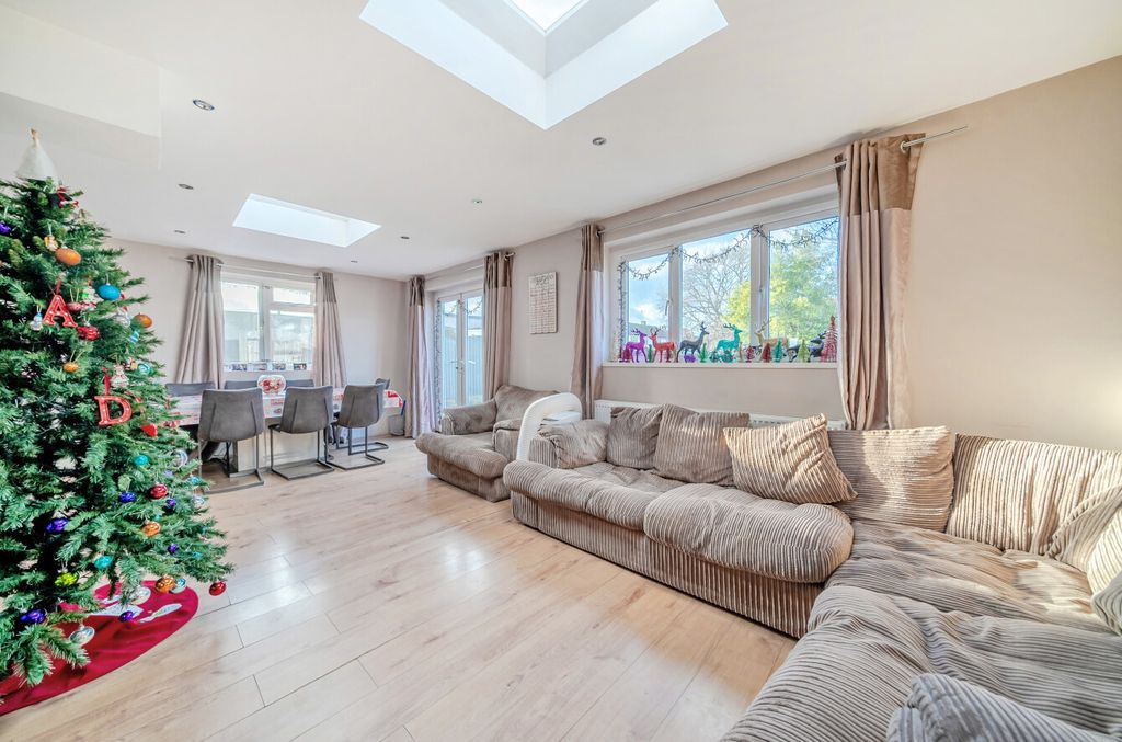 Property photo 3 of 21 1382133-5-6939A5F...