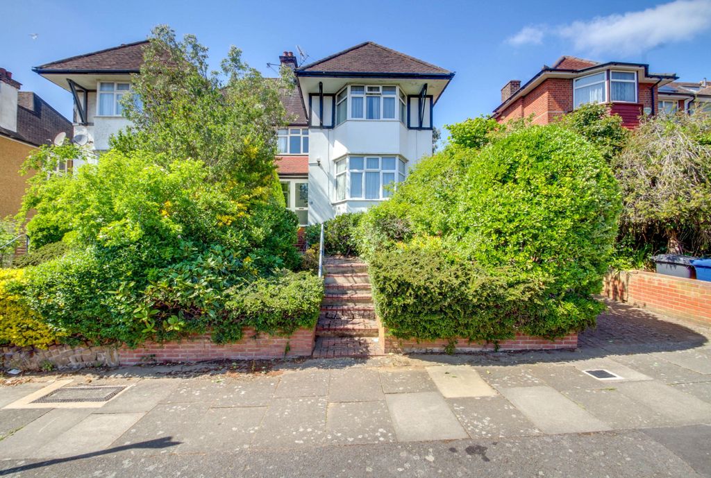 Property photo 1 of 17