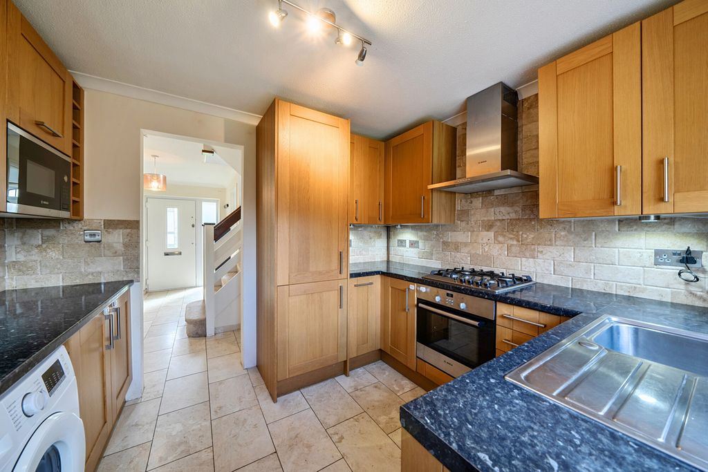 Property photo 2 of 21 1428934-8-69B153F...