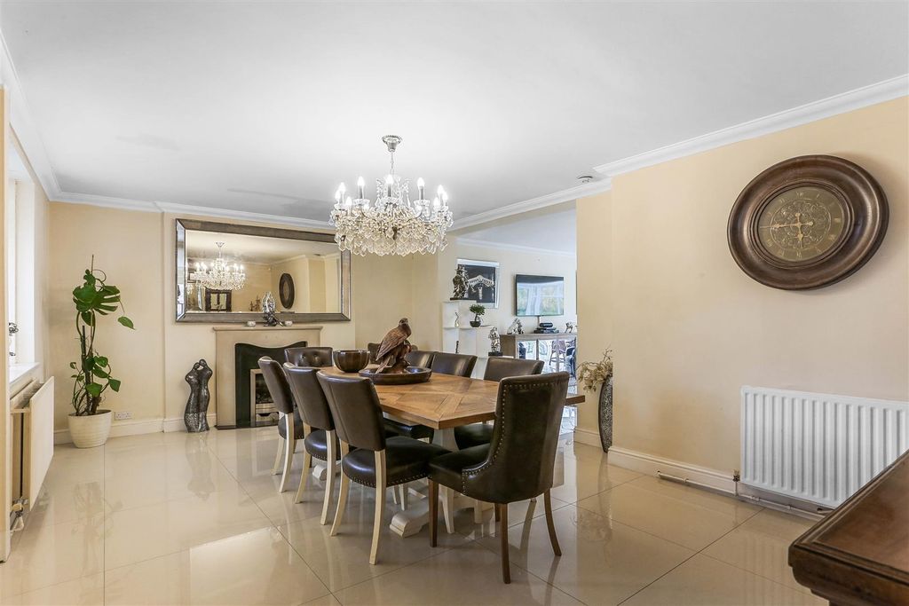 Property photo 3 of 25 1543379986 - 11.Jpg