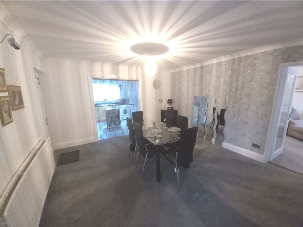 Property photo 3 of 17 Dining Room