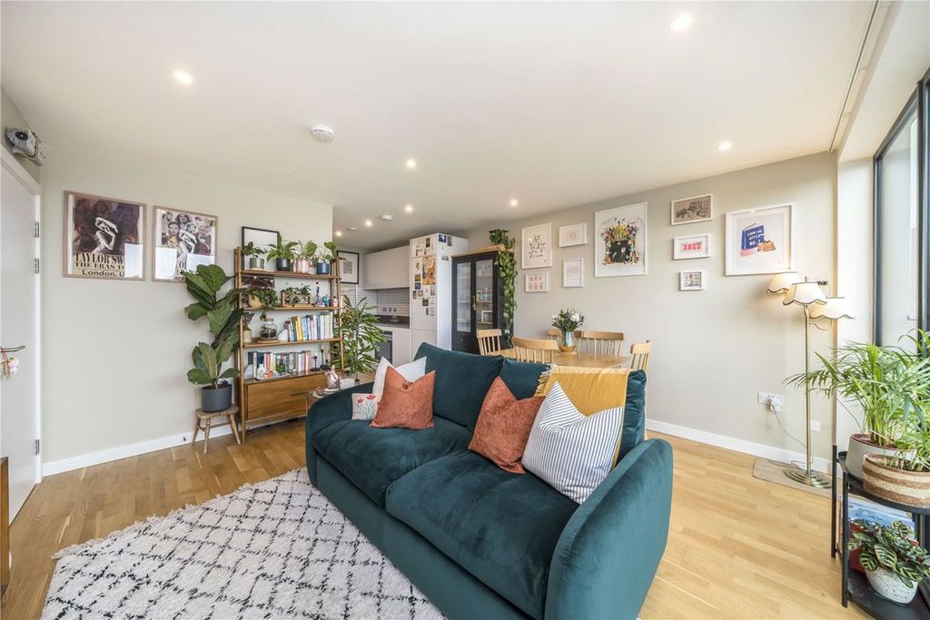 Property photo 2 of 9