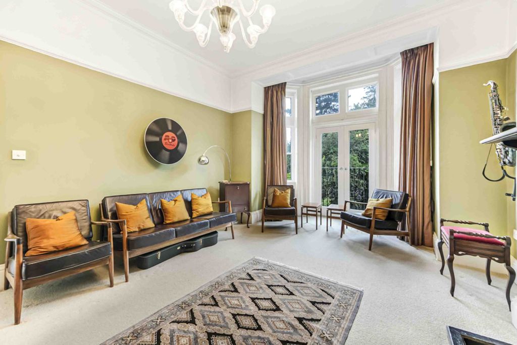 Property photo 3 of 15 Gallery