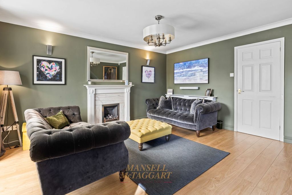 Property photo 2 of 28