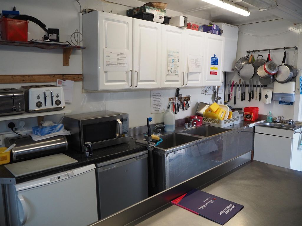 Property photo 3 of 7 Photo 2