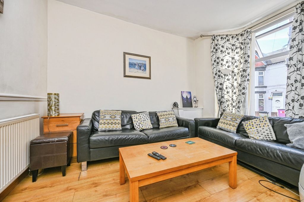Property photo 2 of 12 Pbox-Img.Jpg