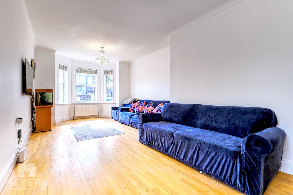 Property photo 3 of 22