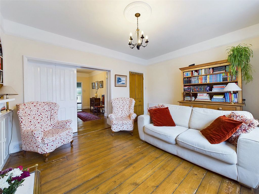 Property photo 2 of 17 Picture No. 52