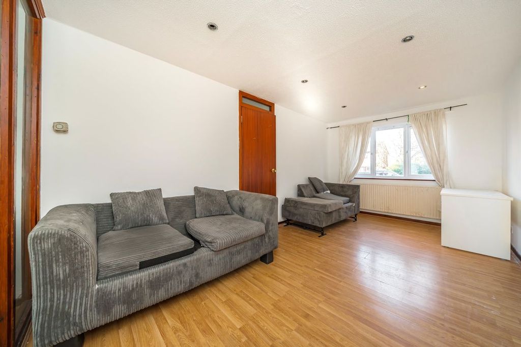 Property photo 2 of 4