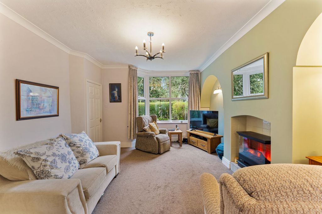 Property photo 3 of 35