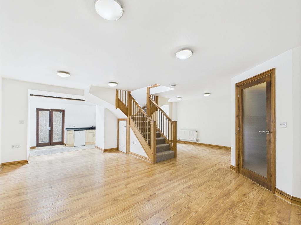 Property photo 2 of 14 Picture No. 03