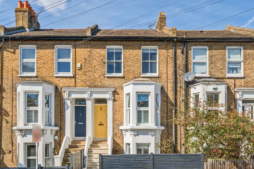 Property photo 2 of 8 Picture No. 12