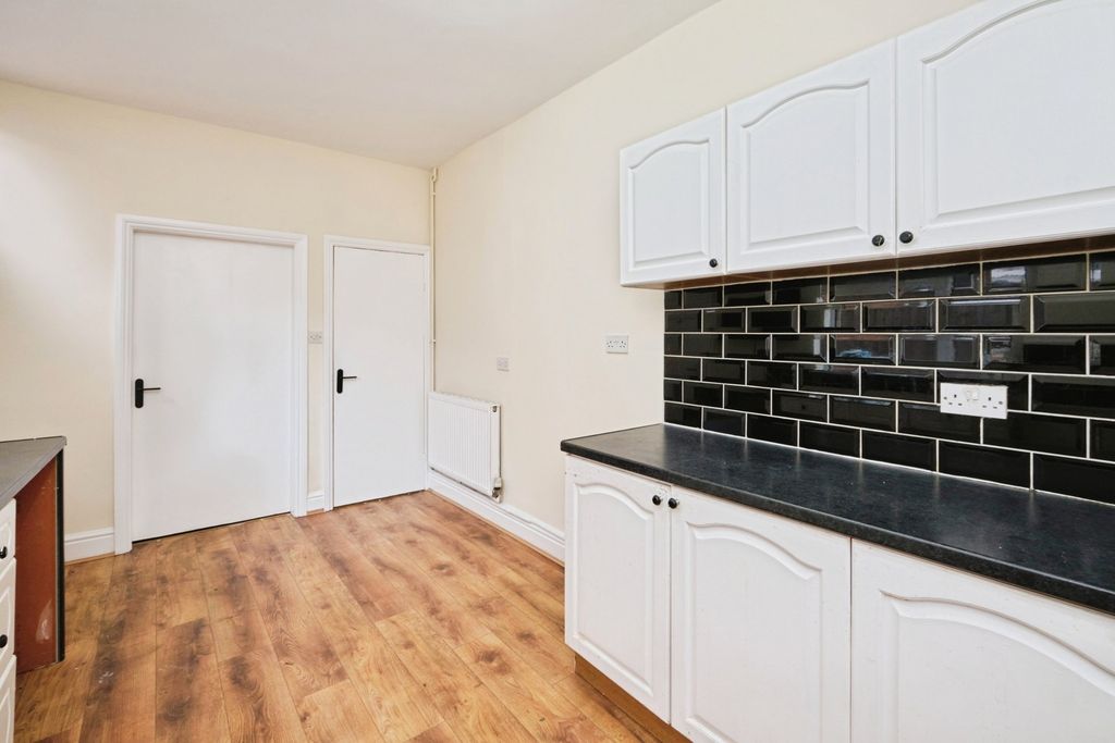 Property photo 2 of 20 Pbox-Img.Jpg