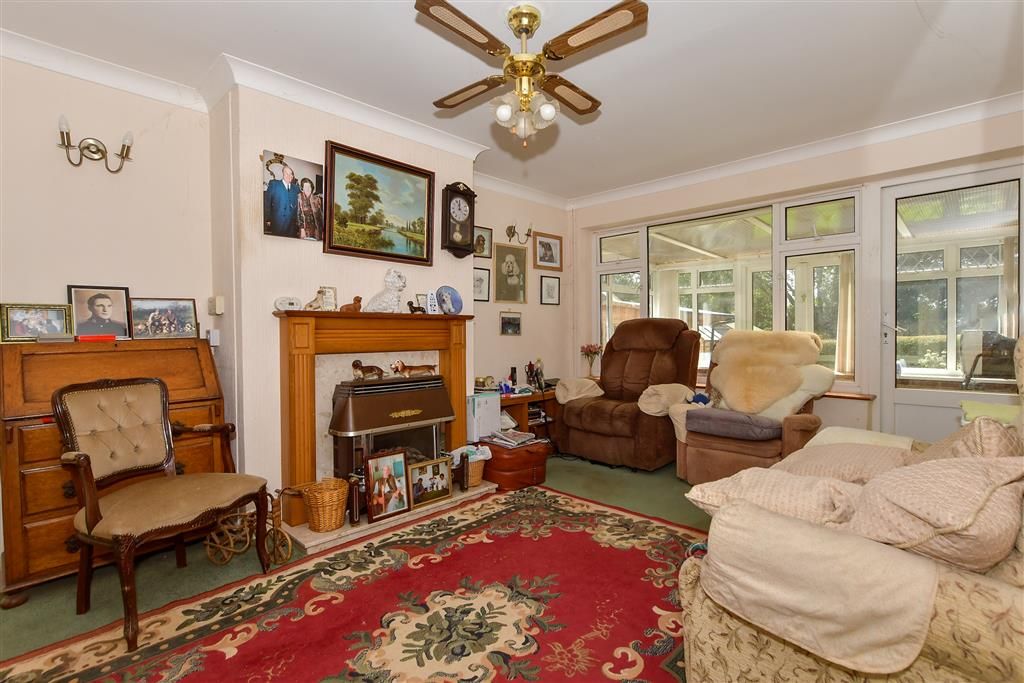 Property photo 2 of 7 Lounge