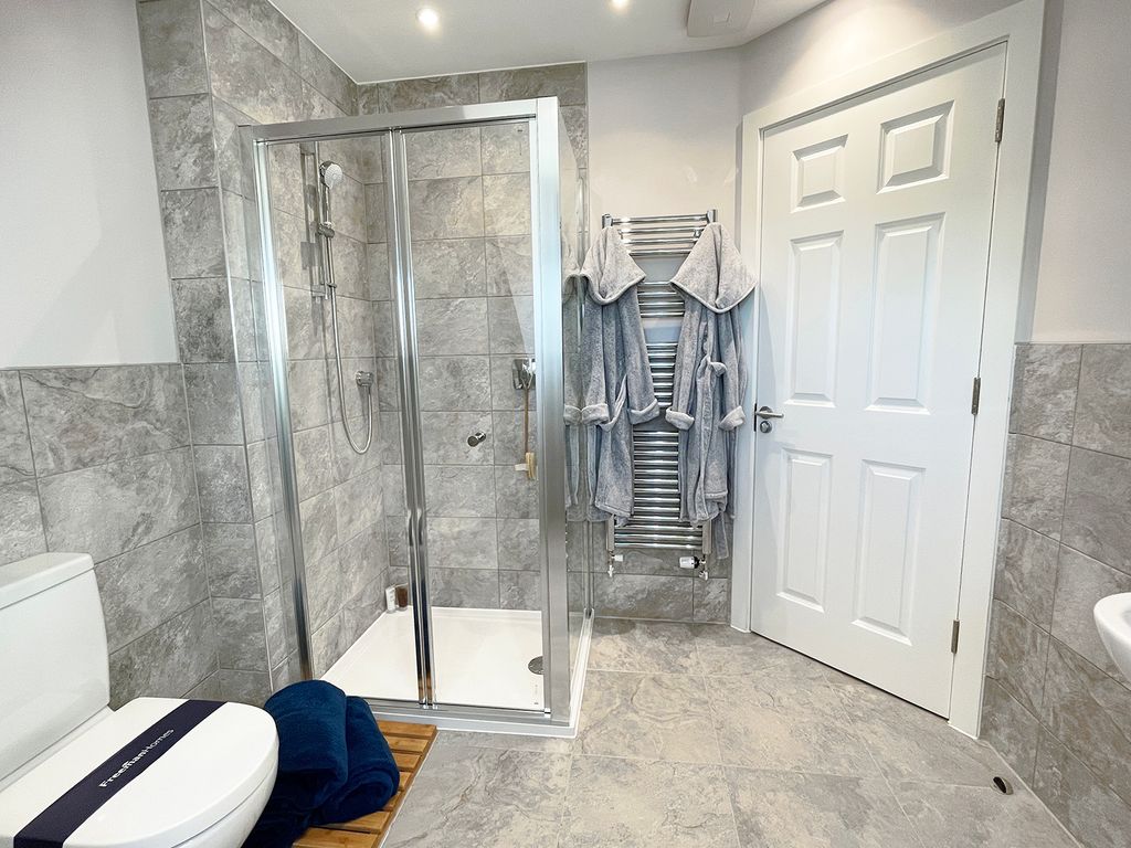 Property photo 3 of 31