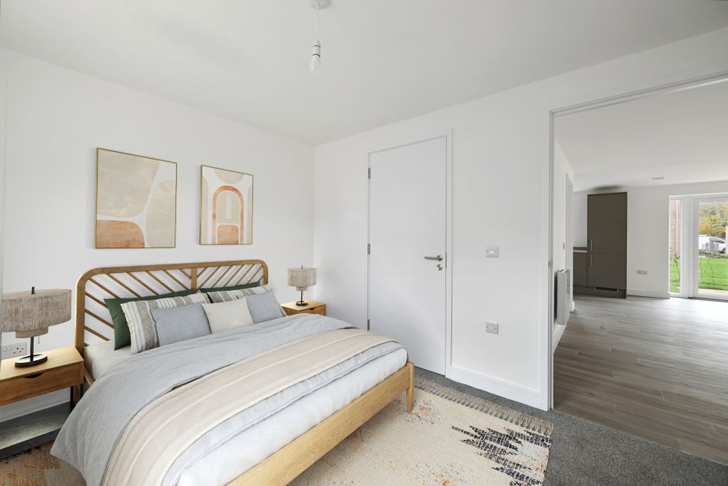 Property photo 3 of 8 Bedroom