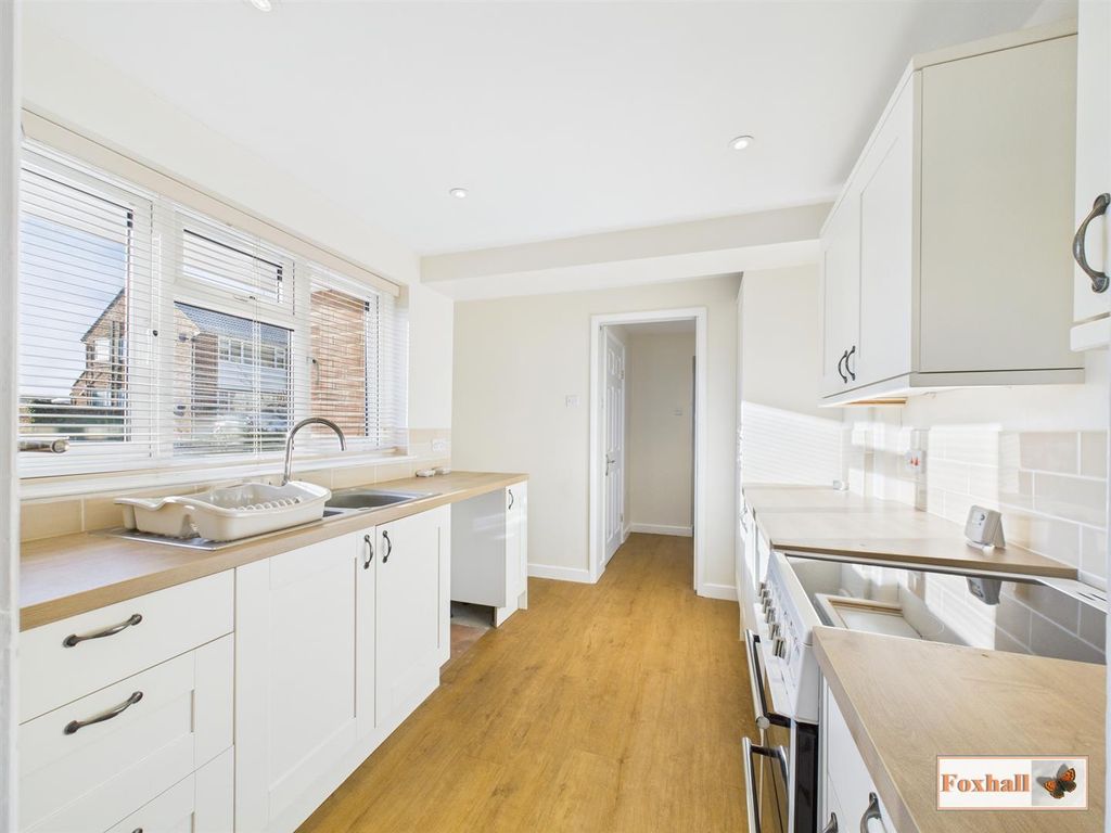 Property photo 2 of 28 Kitchen