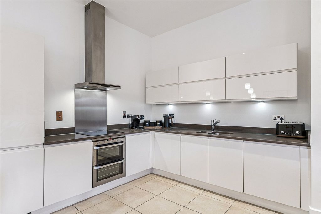Property photo 3 of 16 Kitchen