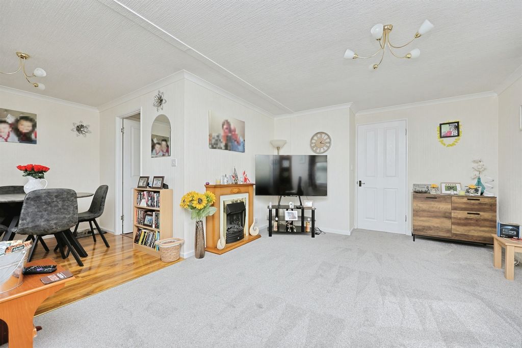 Property photo 3 of 19