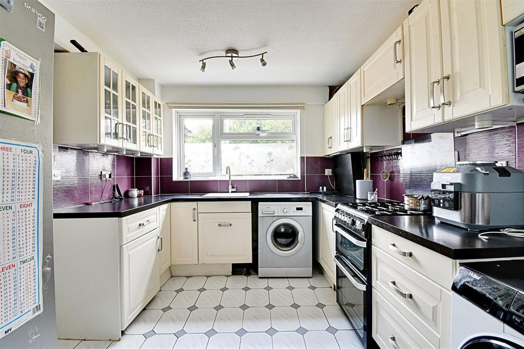 Property photo 2 of 18 Kitchen 1.Jpg