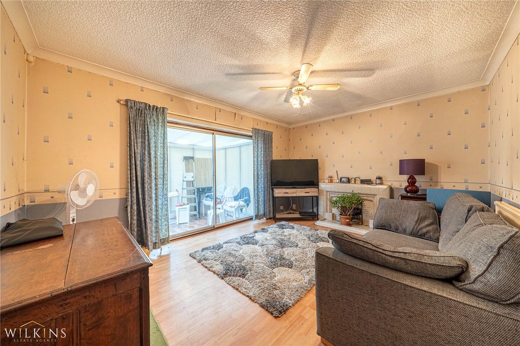 Property photo 2 of 27 Picture No. 16