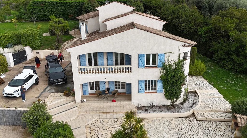 Property photo 2 of 26