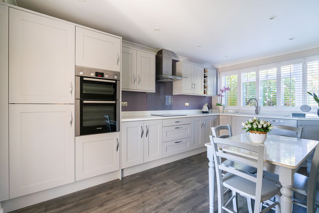 Property photo 2 of 30