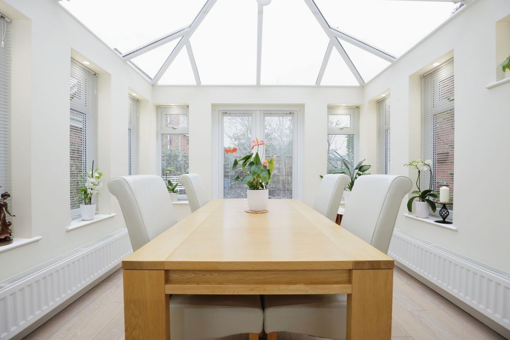 Property photo 3 of 21 Orangery