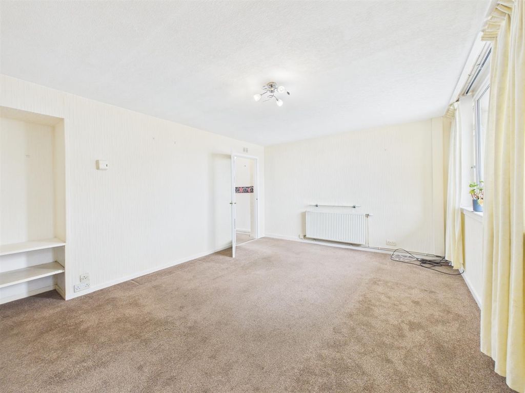Property photo 3 of 16 Cam03924G0-Pr0167-Still013.Jpg