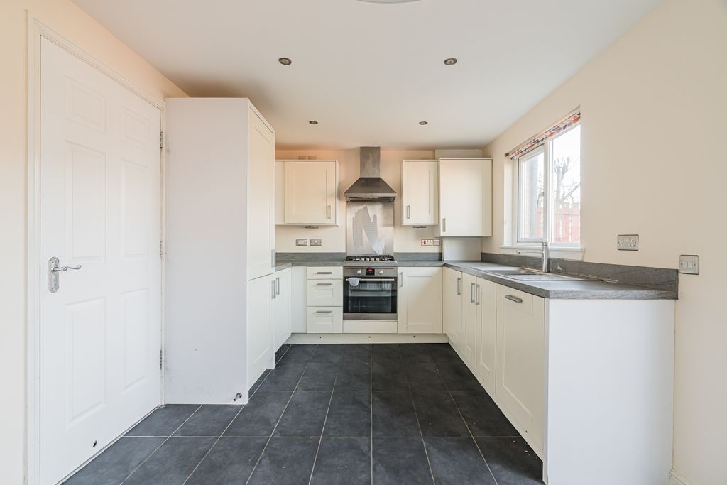 Property photo 3 of 27 Property Image 3