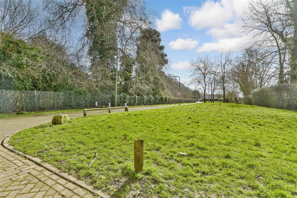 Property photo 2 of 10 Surrounding Area