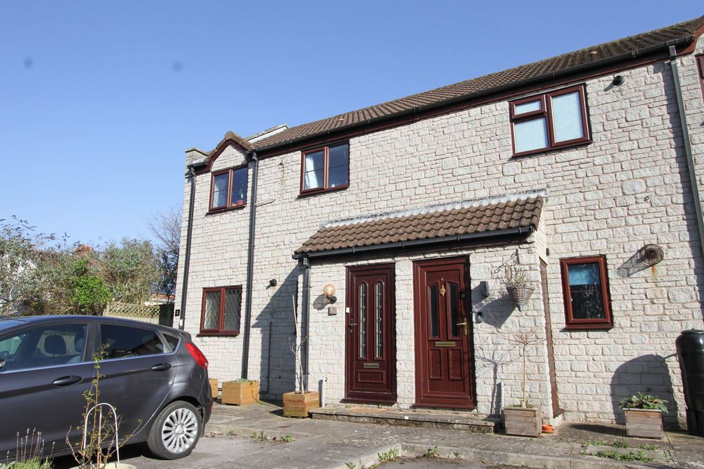 Property photo 1 of 7 Front