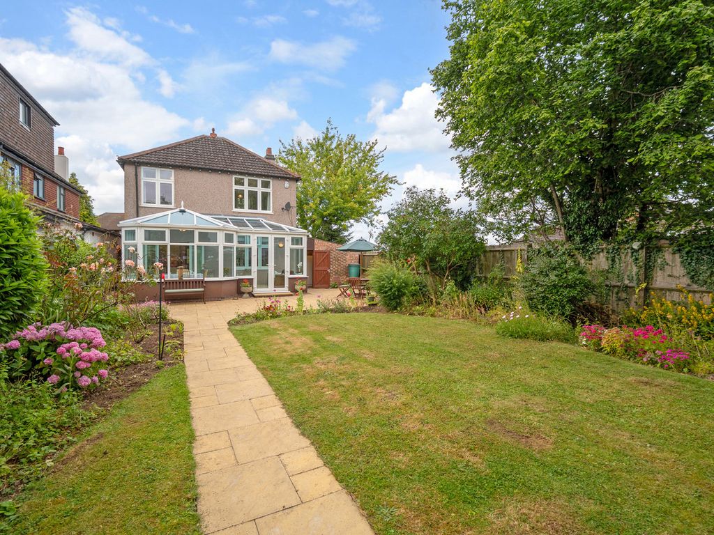 Property photo 2 of 25