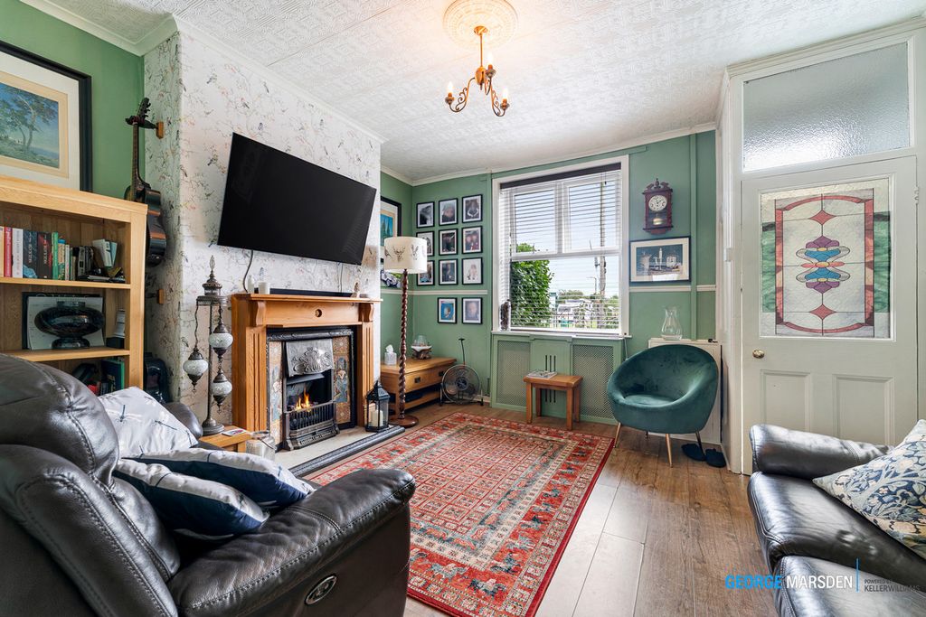 Property photo 2 of 24