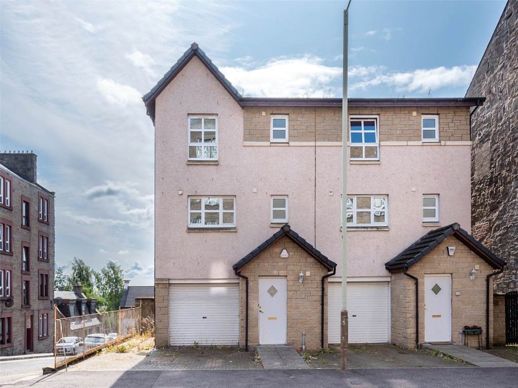 Property photo 1 of 20 External