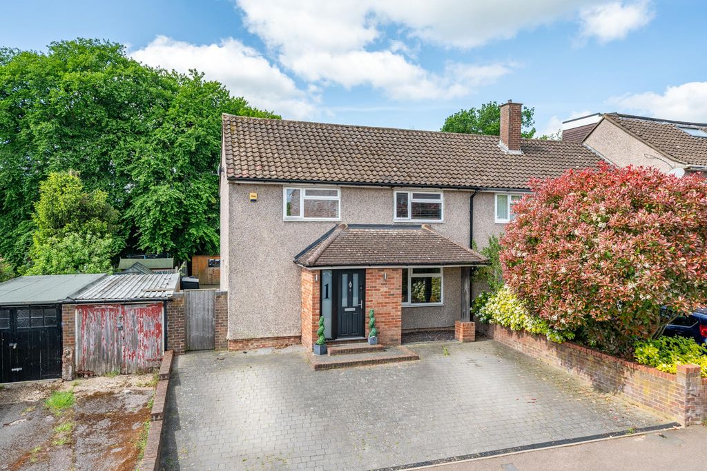 Property photo 1 of 17 1-Newlands-Road-4716