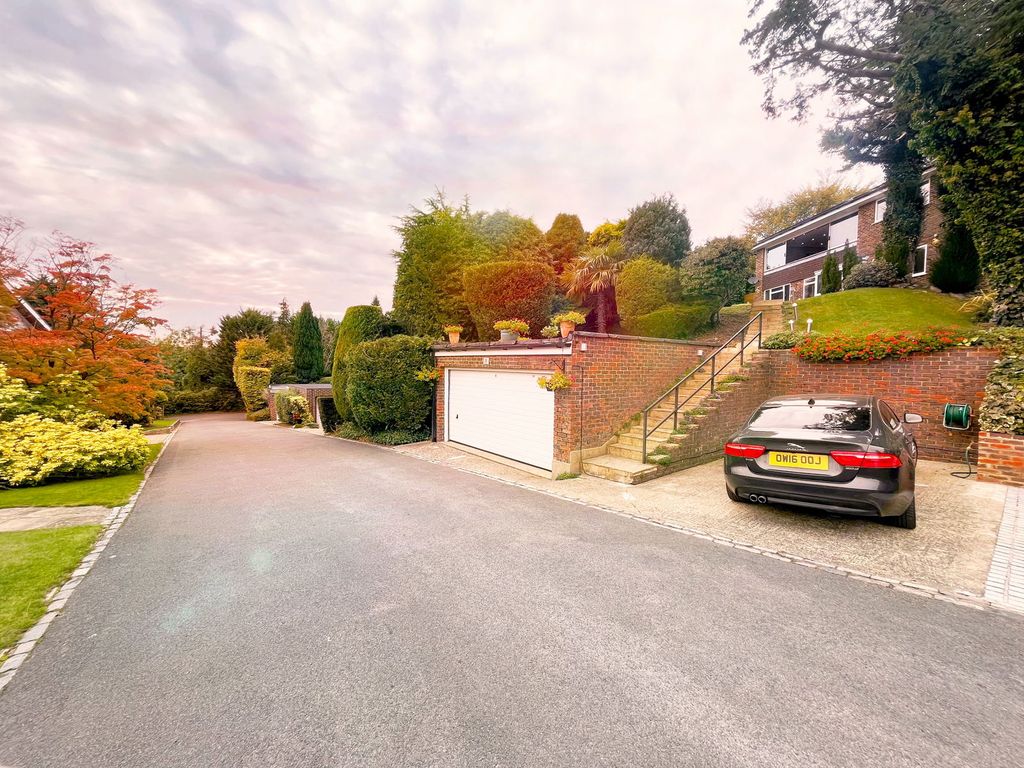 Property photo 1 of 53