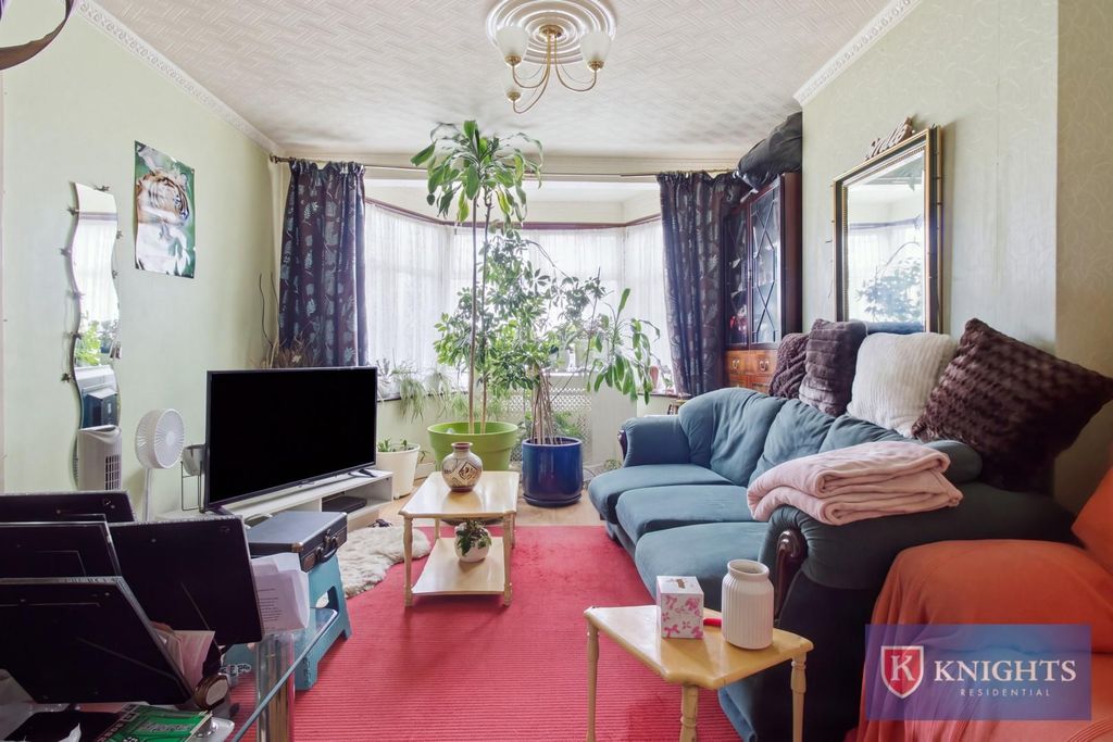 Property photo 3 of 28
