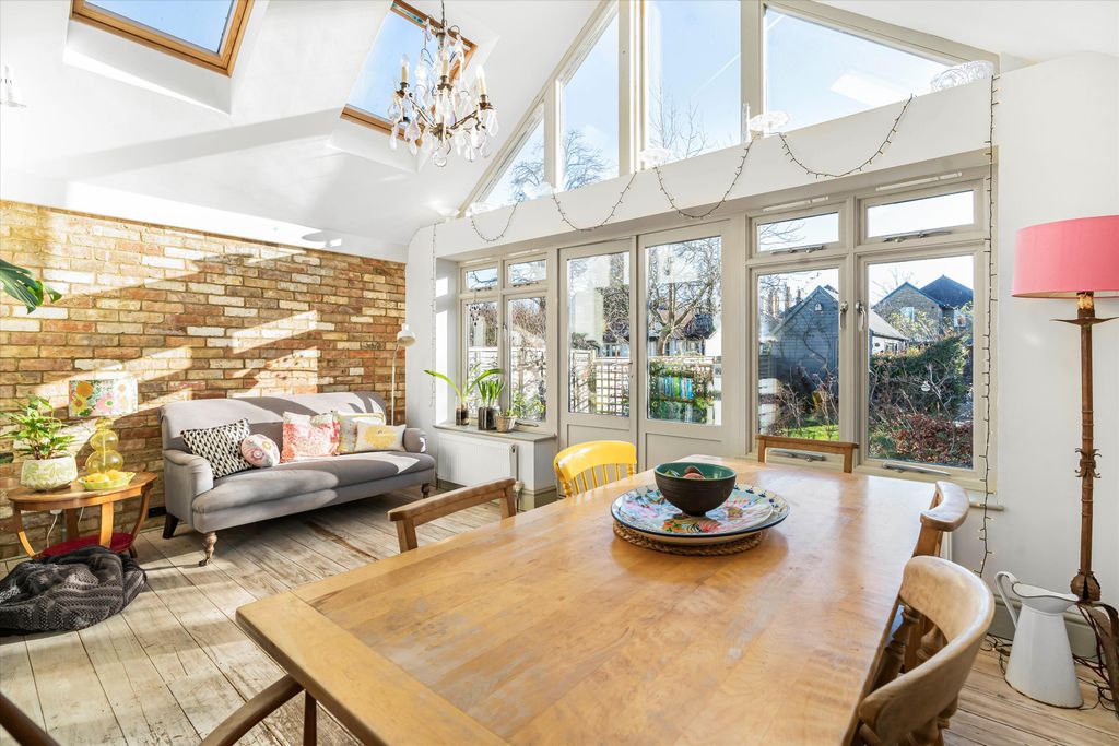 Property photo 2 of 24 Image